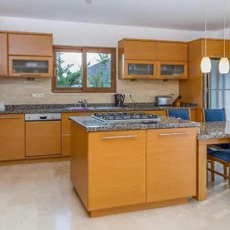 Suzan Sea View Antalya Villa